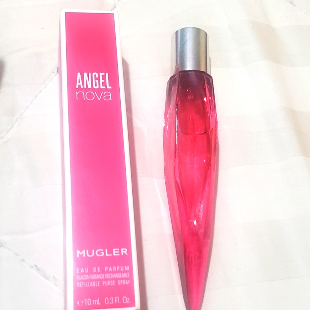 MUGLER Angel Nova Eau Travel Spray .3oz /10ml New in Box